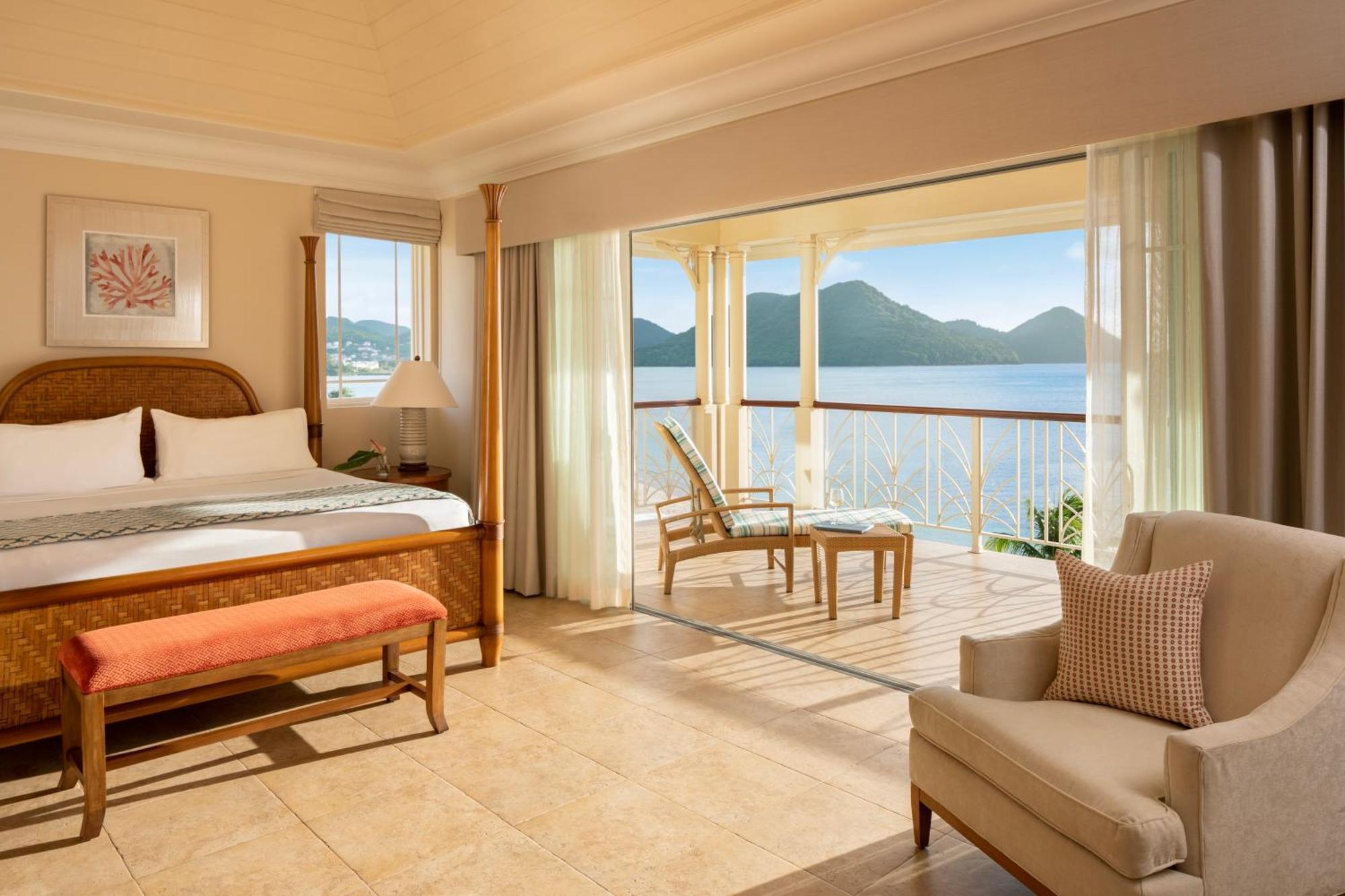 2 Bedroom Butler Beachfront Villa Suite Plunge Pool